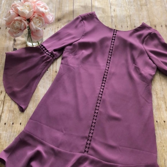 White House Black Market Dresses & Skirts - NWT WHBM Drama Sleeve Shift Dress- Size 8